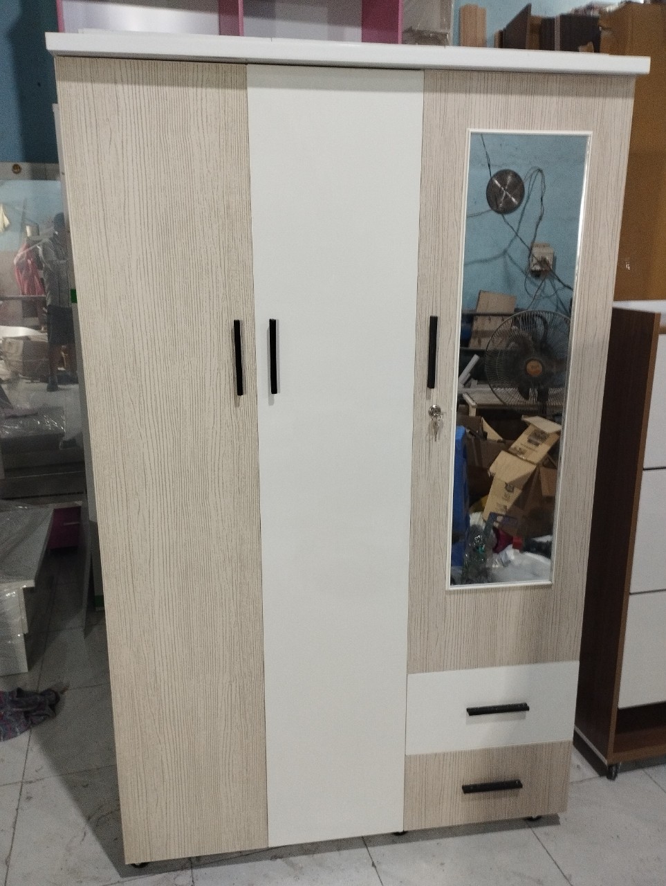 Tủ Nhựa Đài Loan 3 Cánh HL05 - Màu Vân Gỗ - Có Gương