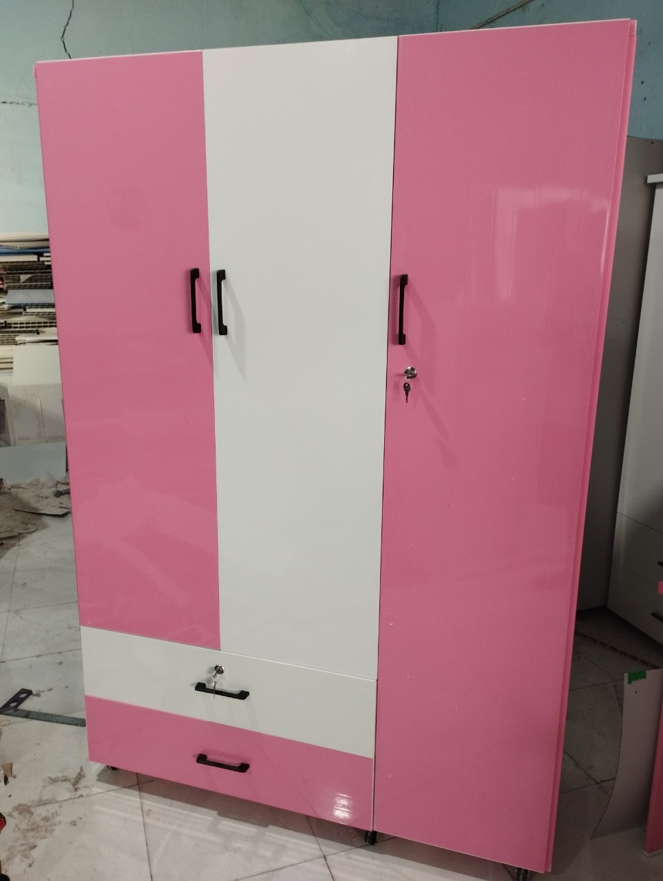 Tủ Nhựa Đài Loan 3 Cánh HL03 - Màu Trắng Phối Hồng