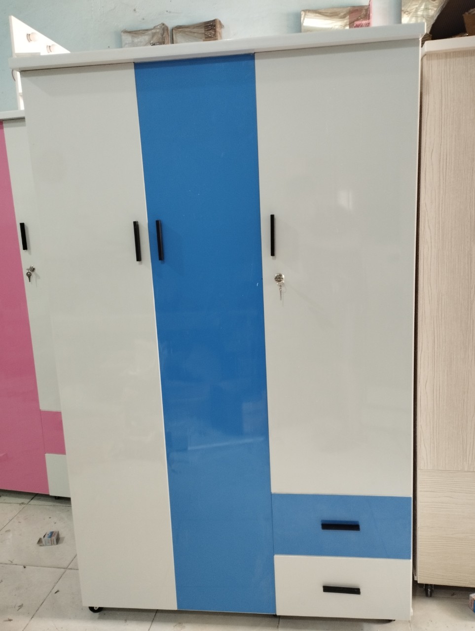 Tủ Nhựa Đài Loan 3 Cánh HL12 - Màu Trắng Phối Xanh