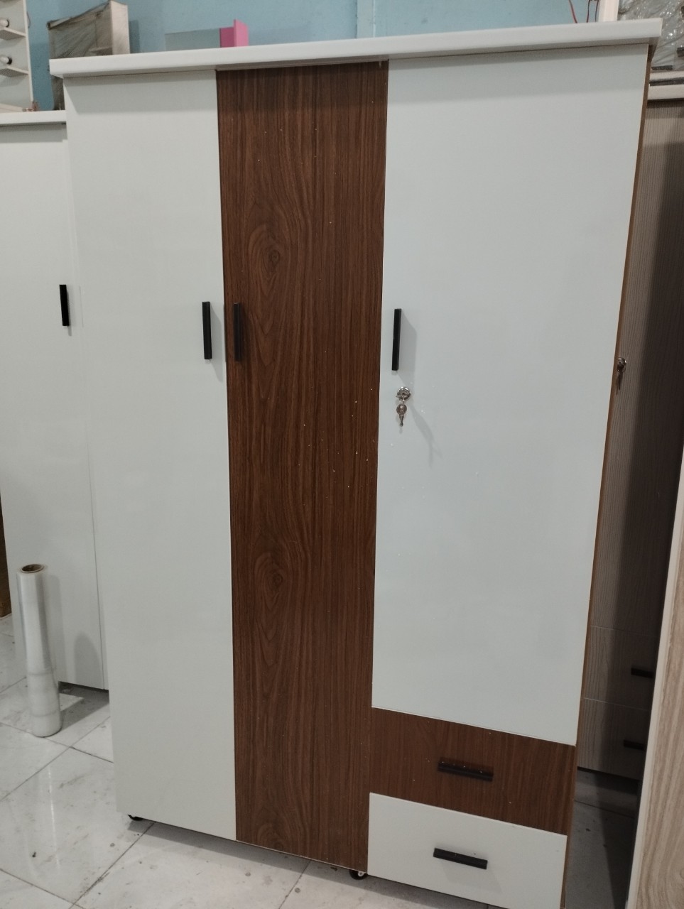 Tủ Nhựa Đài Loan 3 Cánh HL11 - Màu Nâu Gỗ Phối Trắng