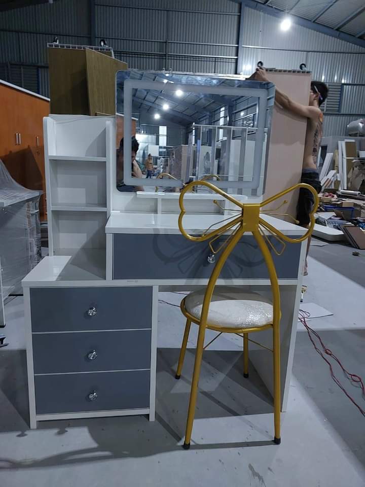 BÀN TRANG ĐIỂM NHỰA ĐÀI LOAN CAO CẤP HL05