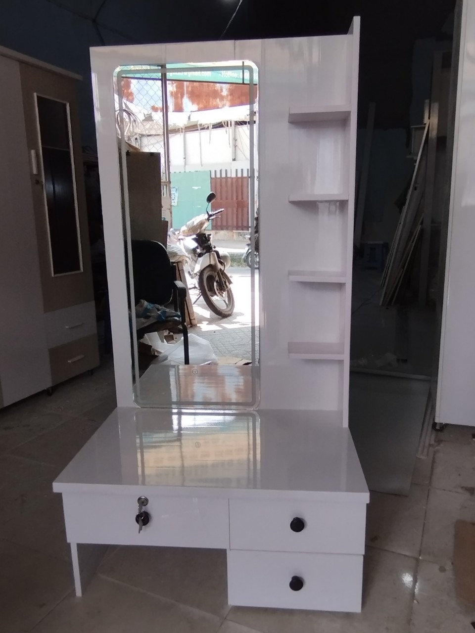 Bàn trang điểm nhựa Đài Loan HL14