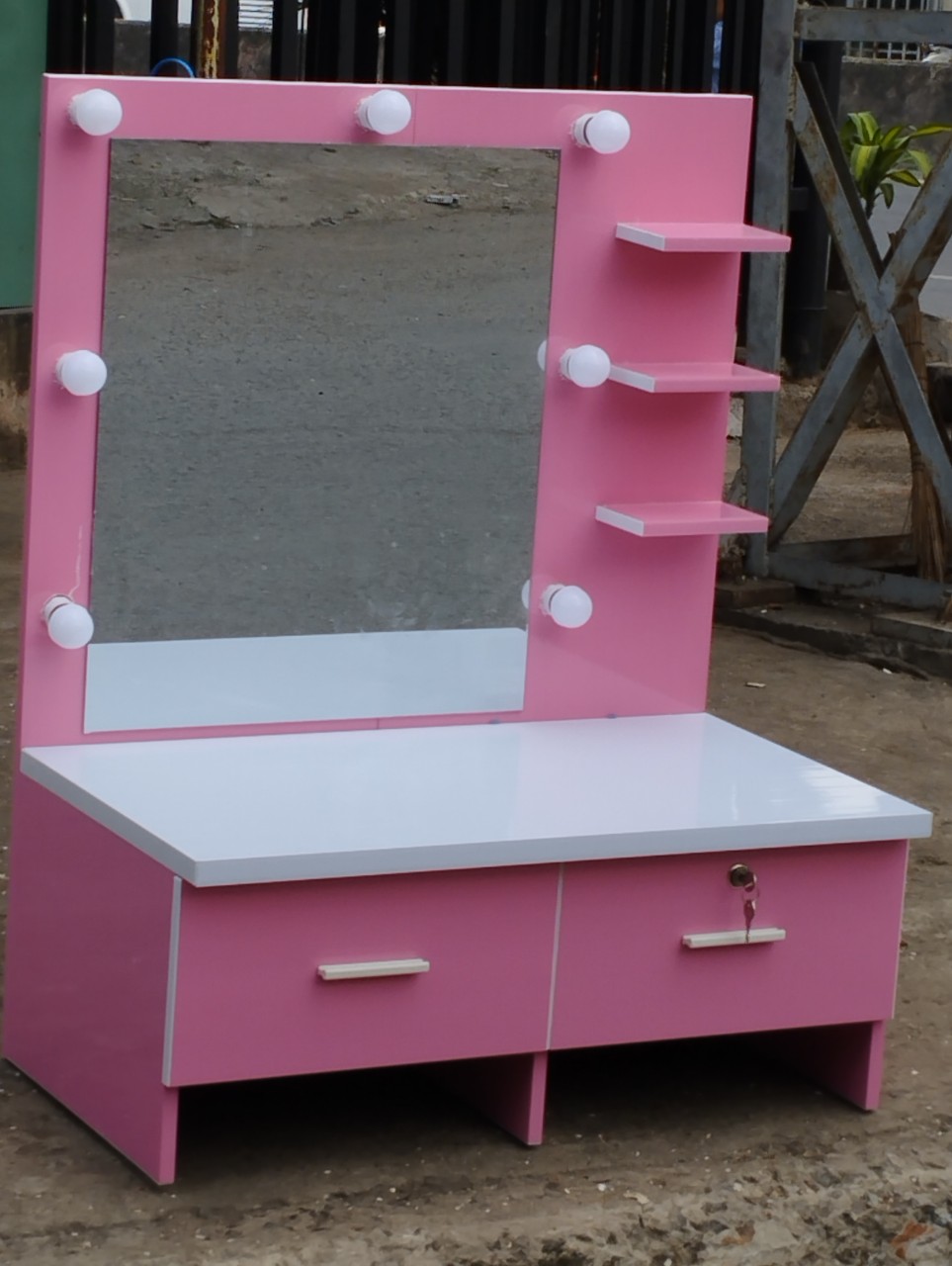 Bàn trang điểm nhựa Đài Loan HL10